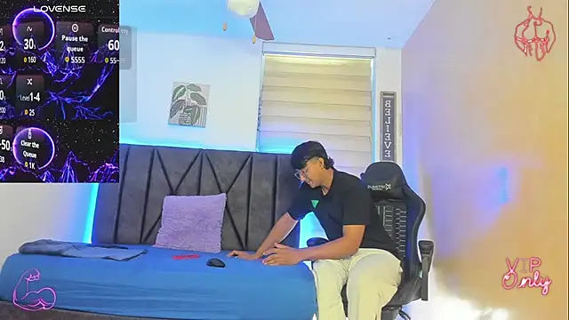 Snapshot of StellayDrake chatting on February 2026 01:42:01 PM StellayDrake online show from February 2026 01:42:01 PM