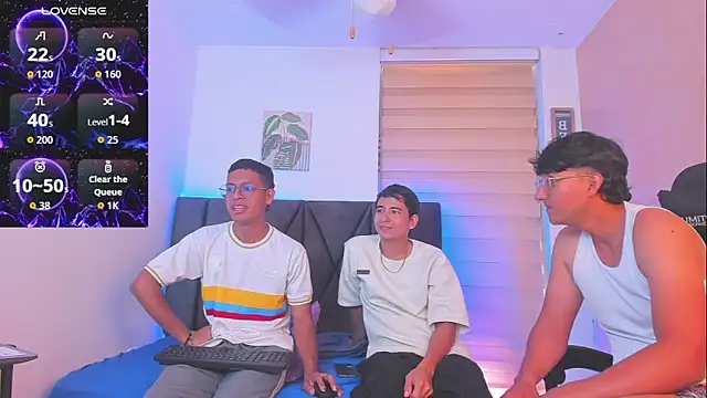 Snapshot of StellayDrake chatting on February 2026 01:43:01 PM StellayDrake online show from February 2026 01:43:01 PM