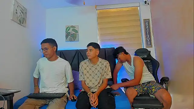 Snapshot of StellayDrake chatting on February 2026 01:32:02 PM StellayDrake online show from February 2026 01:32:02 PM