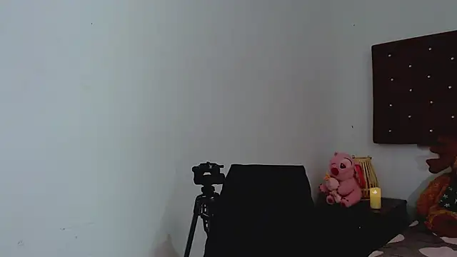 zoecyrus1 online show from July 2026 02:31:01 PM