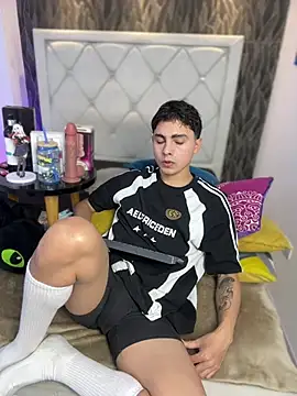 Snapshot of Samu_Hott chatting on February 2026 08:12:01 PM Samu Hott online show from February 2026 08:12:01 PM