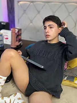 Snapshot of Samu_Hott chatting on February 2026 08:05:02 PM Samu Hott online show from February 2026 08:05:02 PM