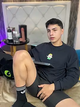 Samu Hott online show from March 2026 08:26:01 PM