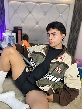 Samu Hott online show from April 2026 08:24:02 PM