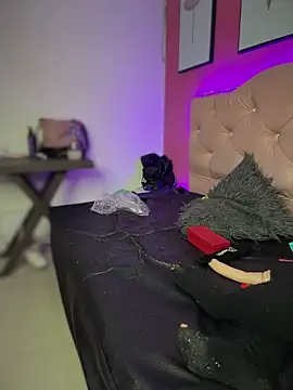 Karolaiin LS online show from February 2026 08:14:01 PM