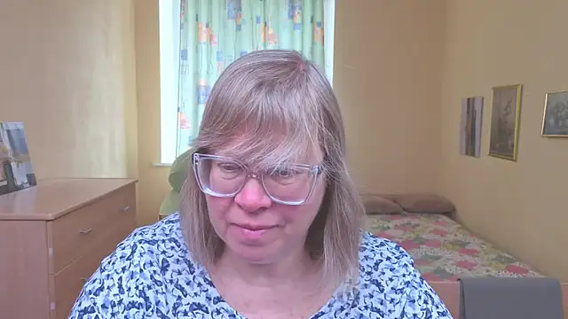 Snapshot of Emma_Eclipsee chatting on February 2026 10:24:01 AM Emma Eclipsee online show from February 2026 10:24:01 AM