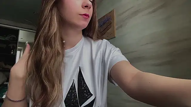 Snapshot of Shanika_wey chatting on February 2026 07:01:01 AM Shanika wey online show from February 2026 07:01:01 AM