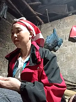 Snapshot of lena-cute chatting on February 2026 01:03:02 PM lena-cute online show from February 2026 01:03:02 PM