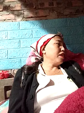 Snapshot of lena-cute chatting on February 2026 11:12:02 PM lena-cute online show from February 2026 11:12:02 PM