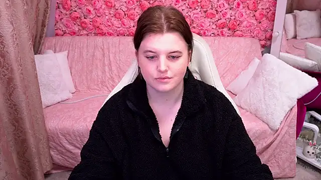 Snapshot of KristiFoxy chatting on March 2026 06:15:01 AM KristiFoxy online show from March 2026 06:15:01 AM