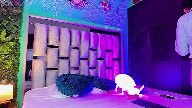 Snapshot of Mari_cooper1 chatting on February 2026 11:53:01 AM Mari cooper1 online show from February 2026 11:53:01 AM