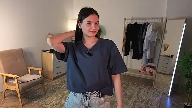 Snapshot of MirthaZien chatting on February 2026 01:09:02 AM MirthaZien online show from February 2026 01:09:02 AM