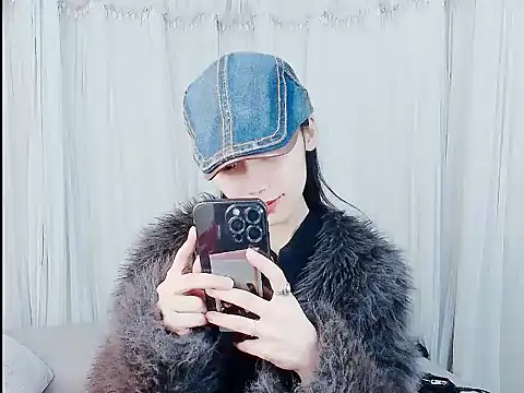 Snapshot of HUIZI8 chatting on February 2026 12:44:02 PM HUIZI8 online show from February 2026 12:44:02 PM