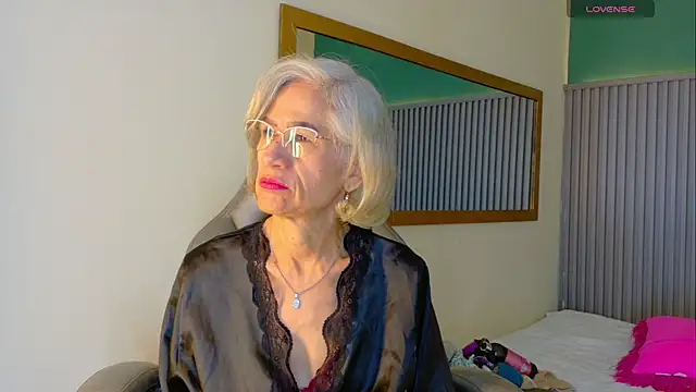 Snapshot of miss_monserrate01 chatting on June 2026 01:26:01 PM miss monserrate01 online show from June 2026 01:26:01 PM