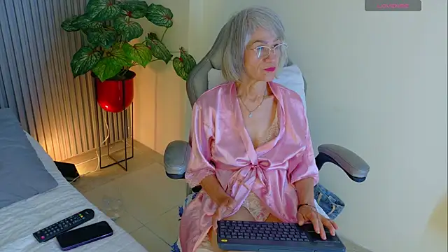 Snapshot of miss_monserrate01 chatting on July 2026 02:12:02 PM miss monserrate01 online show from July 2026 02:12:02 PM