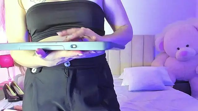 Snapshot of AmberRaiden chatting on February 2026 03:35:01 AM AmberRaiden online show from February 2026 03:35:01 AM