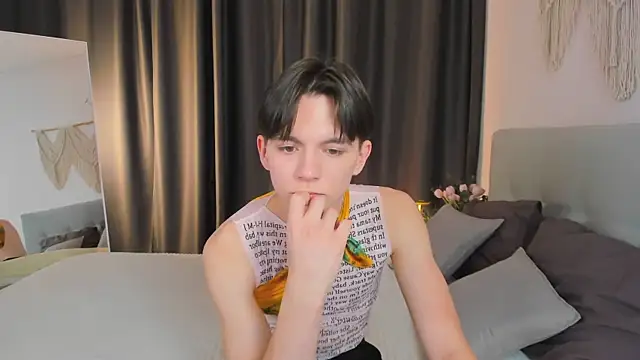 Snapshot of Ian_Harrickton chatting on March 2026 03:47:01 PM Ian Harrickton online show from March 2026 03:47:01 PM