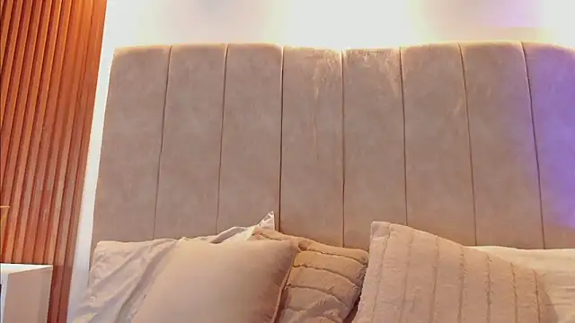  Laura saenz1 online show from February 2026 12:21:01 PM