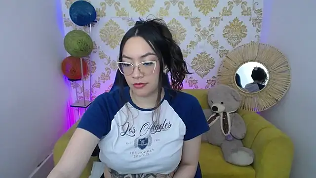 ALISS M  online show from February 2026 07:42:02 PM