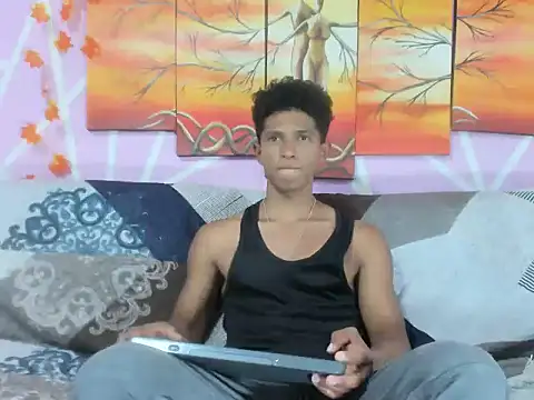 Snapshot of Yoel_hot2004 chatting on February 2026 07:32:01 PM Yoel hot2004 online show from February 2026 07:32:01 PM