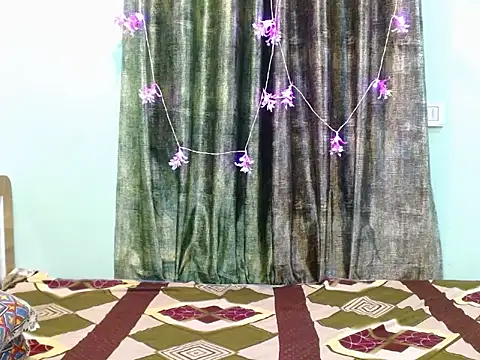 Snapshot of LIZNA_0 chatting on March 2026 04:39:02 PM LIZNA 0 online show from March 2026 04:39:02 PM