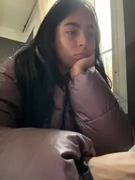 Snapshot of Sara_Fernandez_ chatting on February 2026 01:27:02 PM Sara Fernandez online show from February 2026 01:27:02 PM