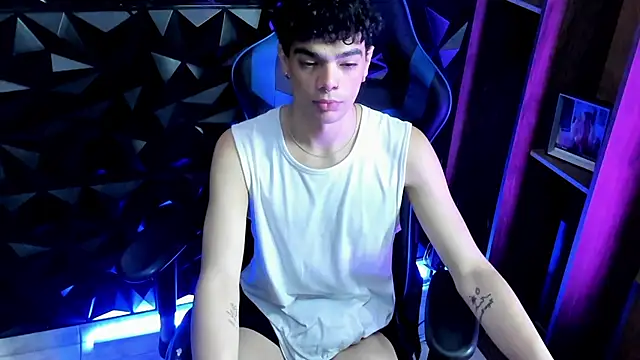 Snapshot of Elbombondelcircuit chatting on February 2026 07:43:02 PM Elbombondelcircuit online show from February 2026 07:43:02 PM