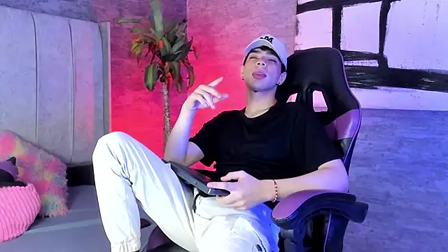 Snapshot of Elbombondelcircuit chatting on February 2026 07:17:01 AM Elbombondelcircuit online show from February 2026 07:17:01 AM