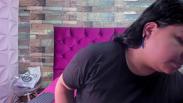 Snapshot of Carolina-Lenon chatting on February 2026 07:34:02 PM Carolina-Lenon online show from February 2026 07:34:02 PM