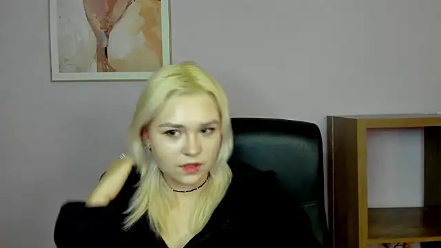 SweetLilyxo online show from February 2026 02:44:02 PM