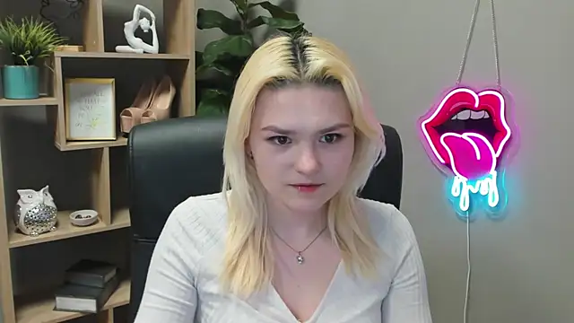 SweetLilyxo online show from March 2026 07:34:01 AM