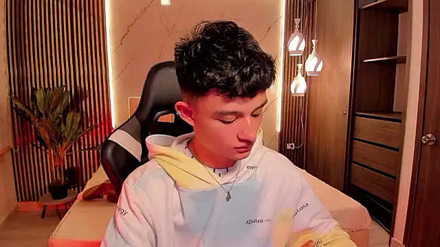 Snapshot of Patrick_Howland_ chatting on February 2026 03:10:01 AM Patrick Howland online show from February 2026 03:10:01 AM