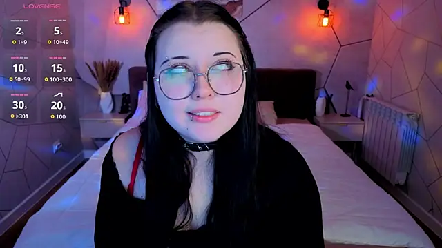 Kira G0ld online show from May 2026 08:32:01 AM