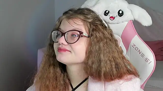 Snapshot of ChloeHalses chatting on February 2026 05:24:01 AM ChloeHalses online show from February 2026 05:24:01 AM