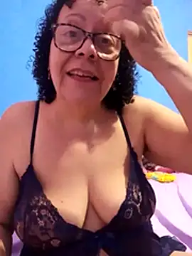 Snapshot of Luach chatting on February 2026 05:18:01 PM Luach online show from February 2026 05:18:01 PM