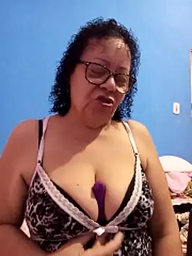 Snapshot of Luach chatting on February 2026 12:19:01 PM Luach online show from February 2026 12:19:01 PM