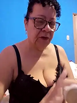 Snapshot of Luach chatting on February 2026 08:57:02 PM Luach online show from February 2026 08:57:02 PM