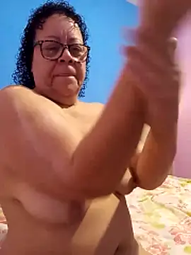 Snapshot of Luach chatting on February 2026 07:09:02 PM Luach online show from February 2026 07:09:02 PM