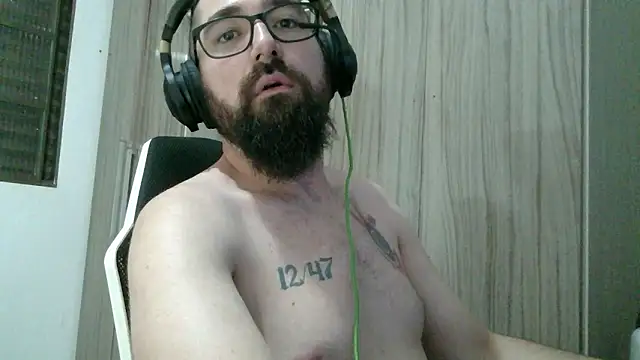 Redlovecouple online show from February 2026 12:08:02 PM