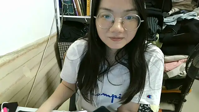 Snapshot of xiaoxiaowan11 chatting on April 2026 12:05:02 PM xiaoxiaowan11 online show from April 2026 12:05:02 PM