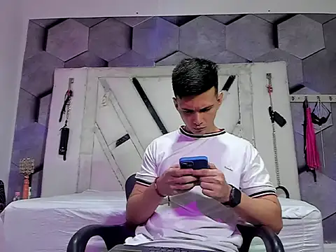 GoldenBoyM online show from May 2026 03:35:01 AM