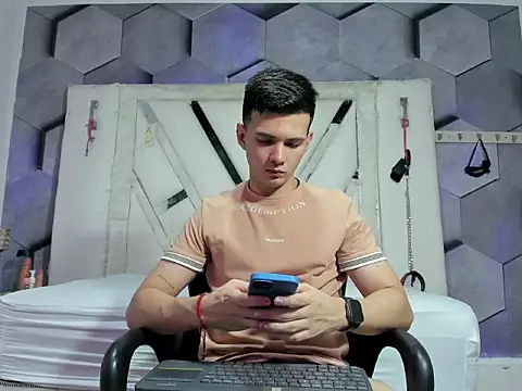 Snapshot of GoldenBoyM chatting on June 2026 02:53:01 AM GoldenBoyM online show from June 2026 02:53:01 AM