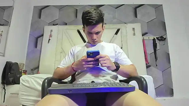 Snapshot of GoldenBoyM chatting on July 2026 03:34:01 AM GoldenBoyM online show from July 2026 03:34:01 AM