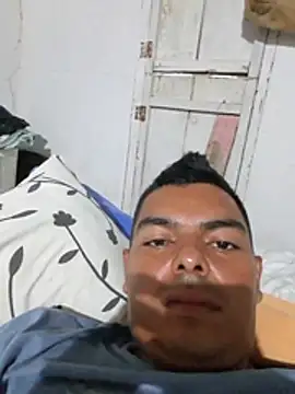 Snapshot of jhoncol231 chatting on February 2026 08:23:01 PM jhoncol231 online show from February 2026 08:23:01 PM