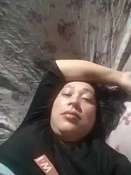 Snapshot of May_Bombs chatting on February 2026 09:52:01 PM May Bombs online show from February 2026 09:52:01 PM