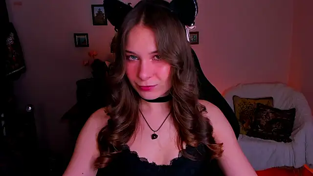 Snapshot of LanaLovely chatting on April 2026 06:31:02 AM LanaLovely online show from April 2026 06:31:02 AM