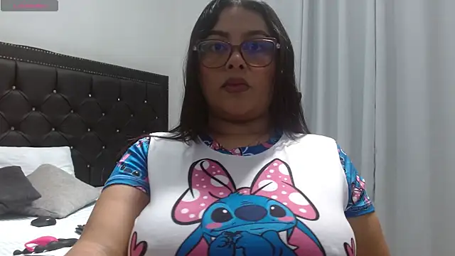 SarahThomsons online show from February 2026 06:30:01 PM