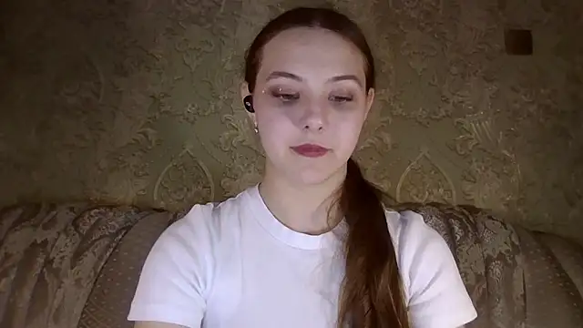 Snapshot of YuniNeko chatting on February 2026 05:10:02 PM YuniNeko online show from February 2026 05:10:02 PM