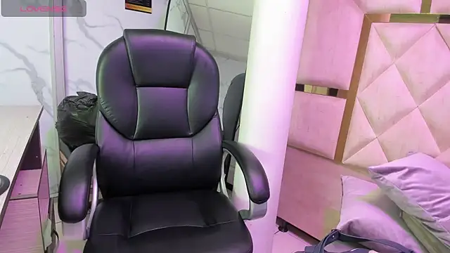 Vaneline2 online show from March 2026 09:55:01 PM