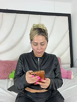 Snapshot of Angelicalove07 chatting on February 2026 10:17:01 PM Angelicalove07 online show from February 2026 10:17:01 PM